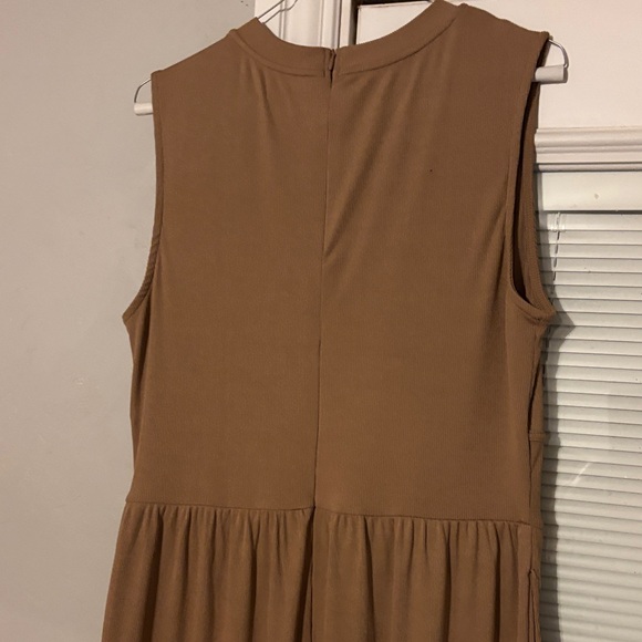 Sleeveless Ribbed Tan Romper - Picture 4 of 5